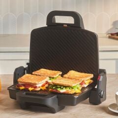 Karaca Future Essential Tost Makinesi Matte Black 1800 W 4 Dilim Kapasiteli