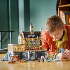LEGO ® Harry Potter™ Hogwarts™ Şatosu: Büyük Salon 76435 - 10 Yaş & Üzeri Çocuklar için Yaratıcı Oyuncak Yapım Seti (1732 Parça)