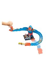 HOT WHEELS Wreck & Ride Gorilla Düşman Yaratıklar Oyun Seti ve 1 adet oyuncak araba HDR30
